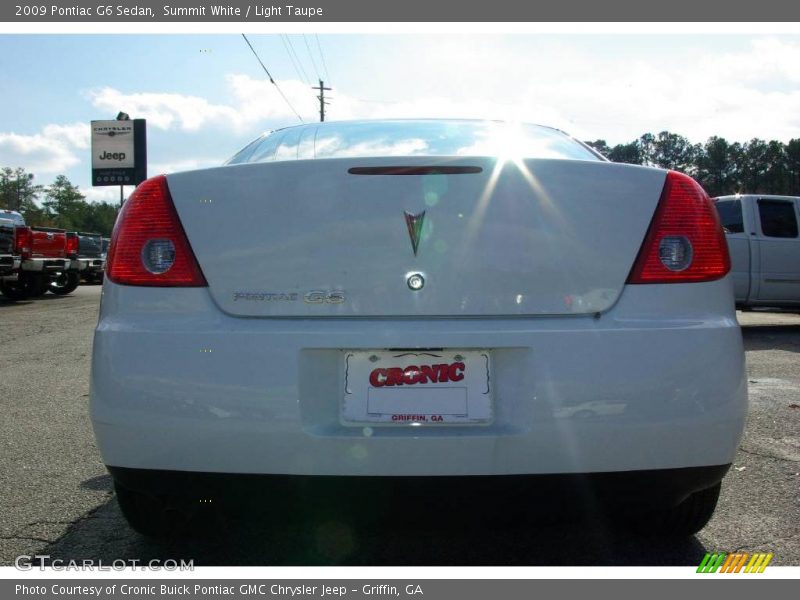 Summit White / Light Taupe 2009 Pontiac G6 Sedan