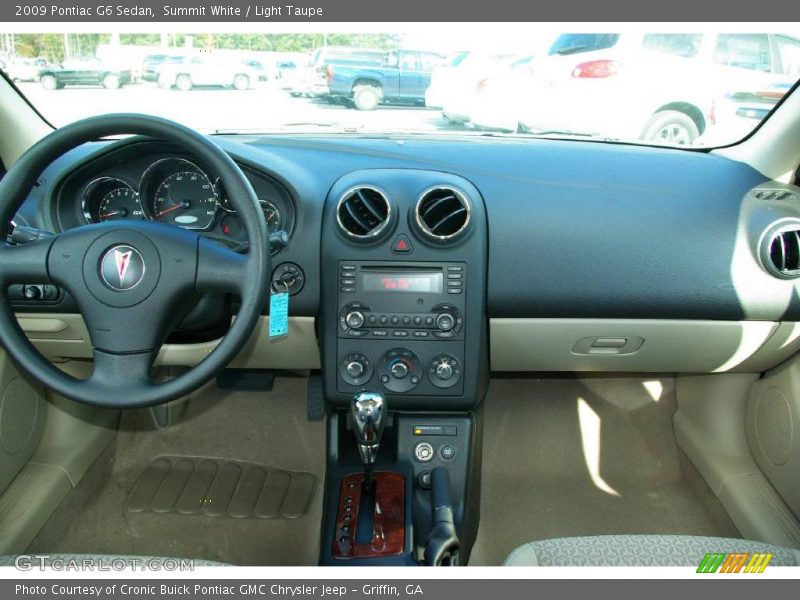 Summit White / Light Taupe 2009 Pontiac G6 Sedan