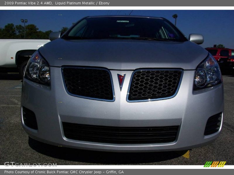 Liquid Platinum Metallic / Ebony 2009 Pontiac Vibe 2.4 AWD