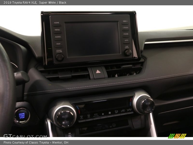 Super White / Black 2019 Toyota RAV4 XLE