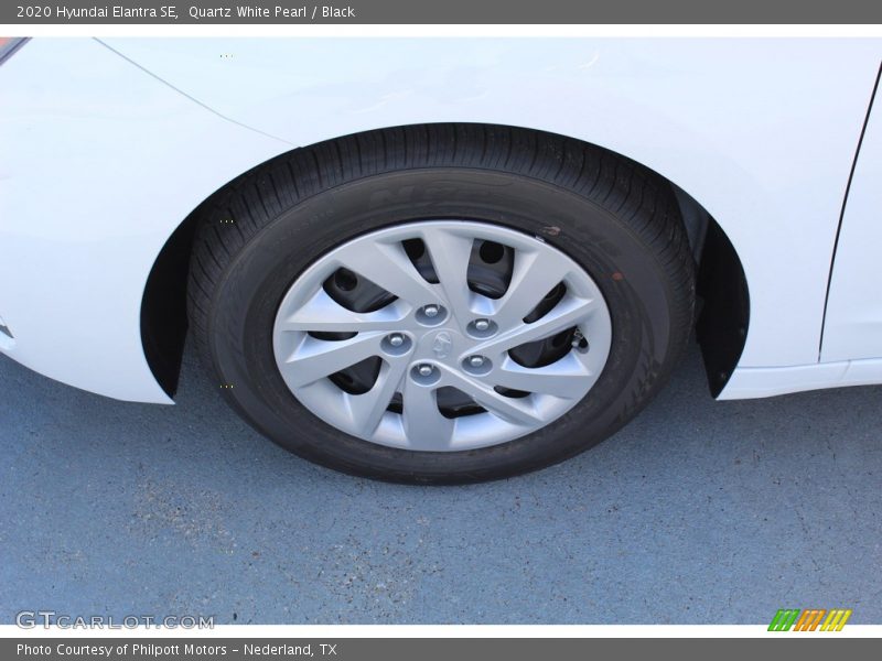 Quartz White Pearl / Black 2020 Hyundai Elantra SE