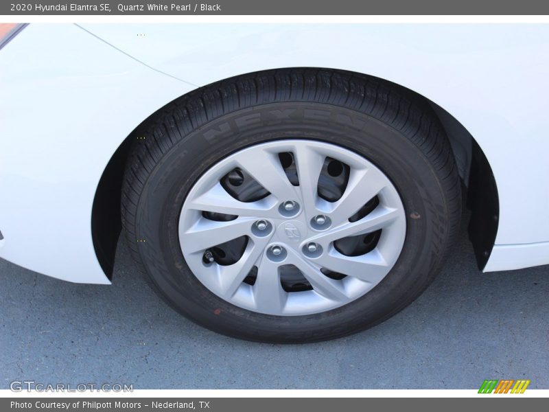 Quartz White Pearl / Black 2020 Hyundai Elantra SE