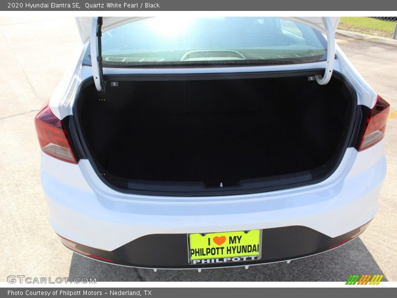 Quartz White Pearl / Black 2020 Hyundai Elantra SE