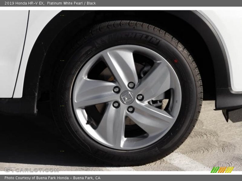 Platinum White Pearl / Black 2019 Honda HR-V EX