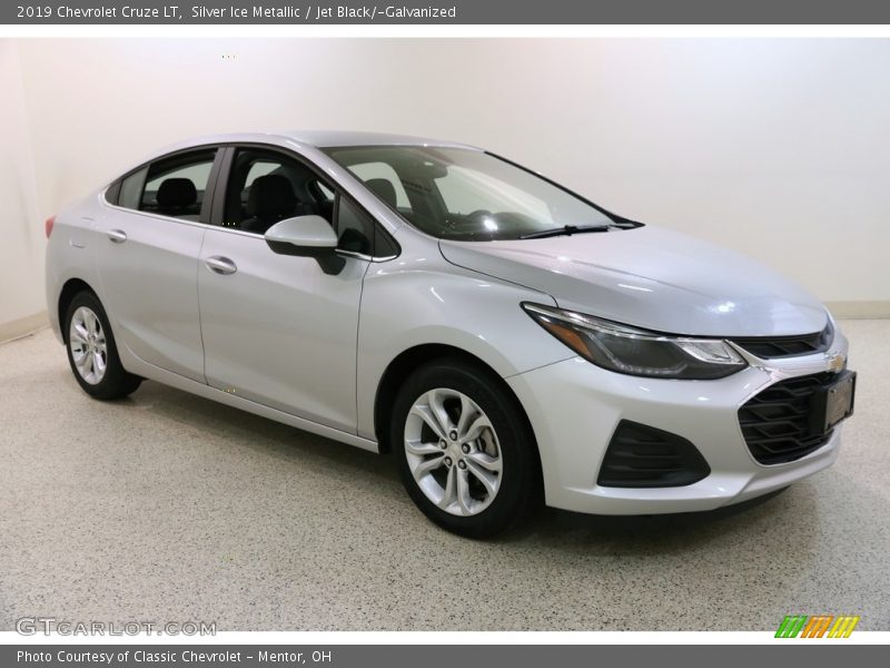 Silver Ice Metallic / Jet Black/­Galvanized 2019 Chevrolet Cruze LT