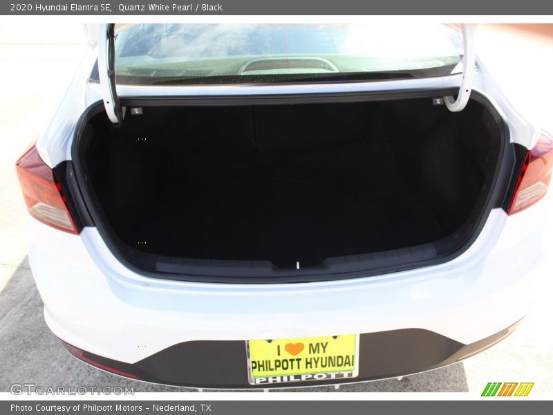 Quartz White Pearl / Black 2020 Hyundai Elantra SE