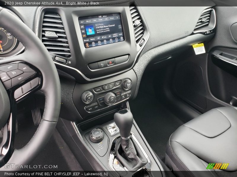 Bright White / Black 2020 Jeep Cherokee Altitude 4x4