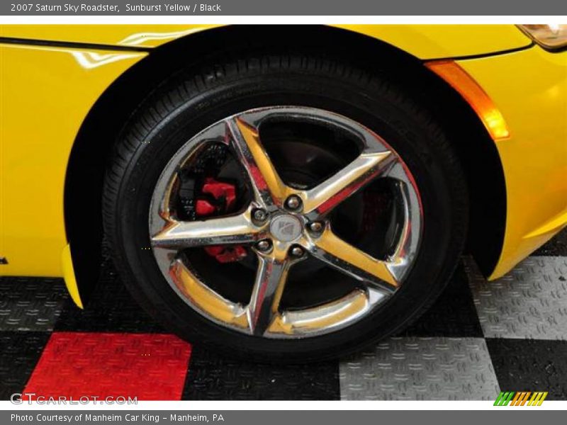 Sunburst Yellow / Black 2007 Saturn Sky Roadster