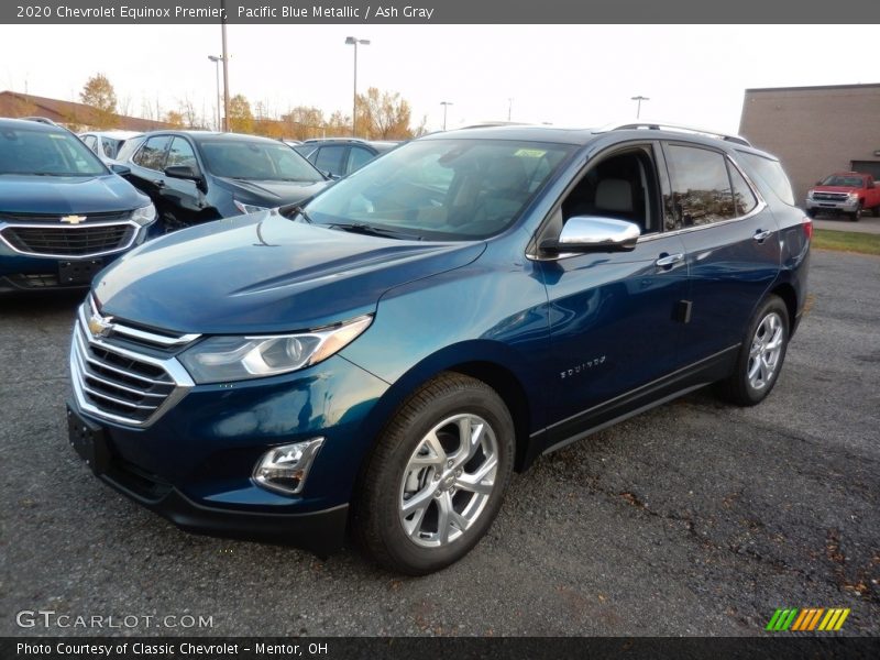 Front 3/4 View of 2020 Equinox Premier