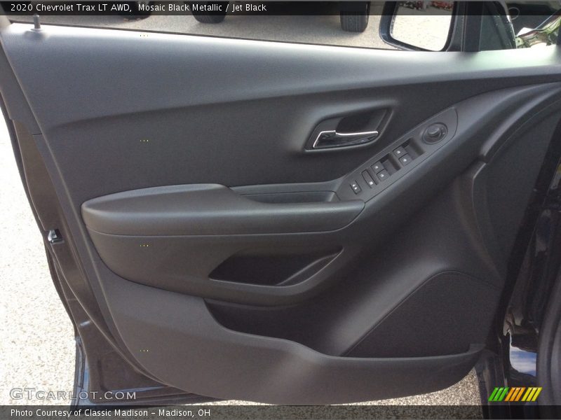 Mosaic Black Metallic / Jet Black 2020 Chevrolet Trax LT AWD