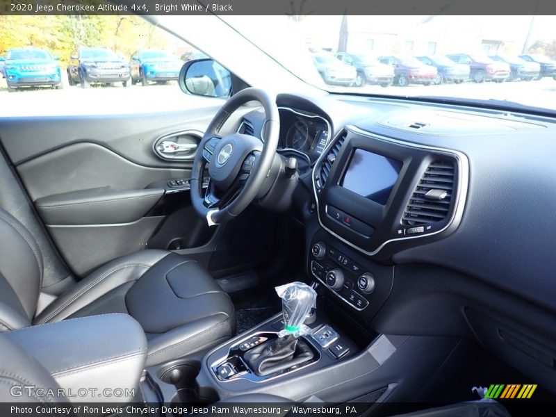 Bright White / Black 2020 Jeep Cherokee Altitude 4x4
