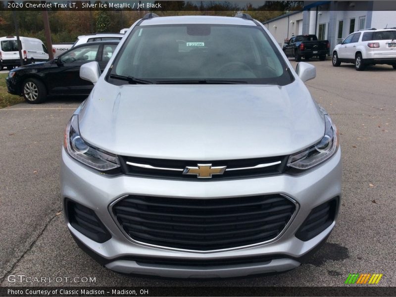 Silver Ice Metallic / Jet Black 2020 Chevrolet Trax LT