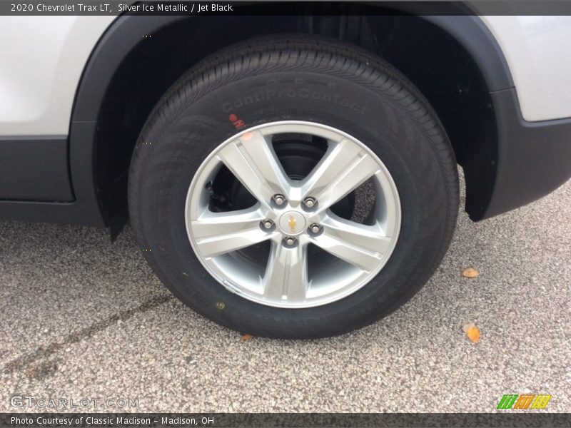 Silver Ice Metallic / Jet Black 2020 Chevrolet Trax LT