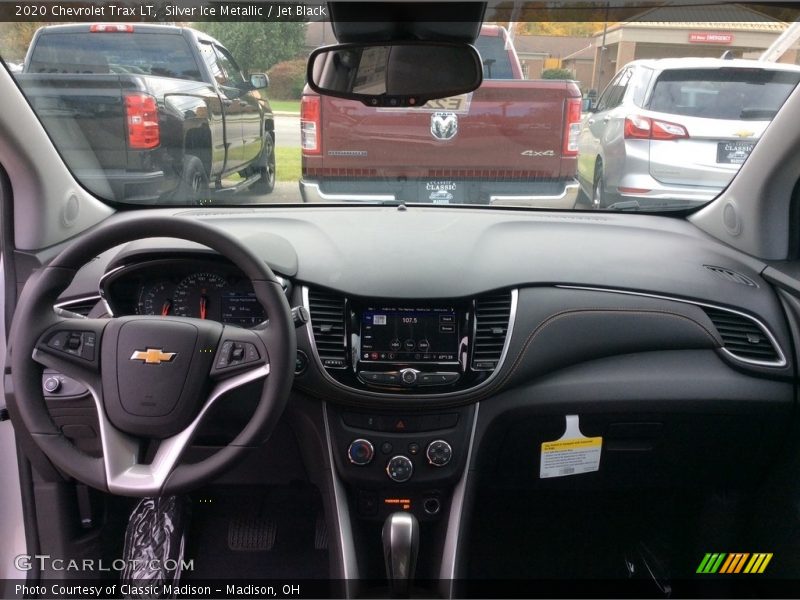Silver Ice Metallic / Jet Black 2020 Chevrolet Trax LT