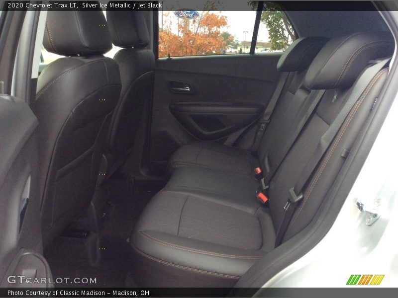 Silver Ice Metallic / Jet Black 2020 Chevrolet Trax LT