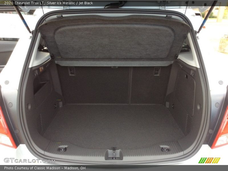 Silver Ice Metallic / Jet Black 2020 Chevrolet Trax LT