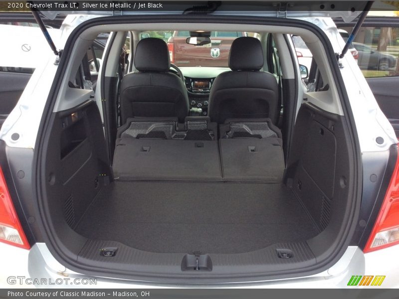 Silver Ice Metallic / Jet Black 2020 Chevrolet Trax LT