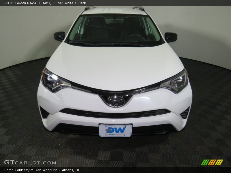 Super White / Black 2016 Toyota RAV4 LE AWD