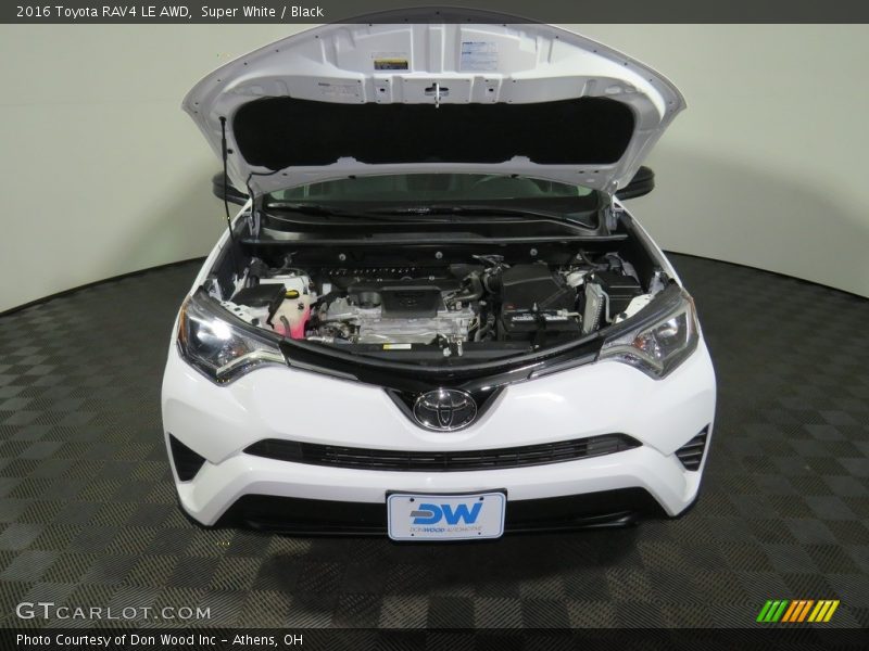 Super White / Black 2016 Toyota RAV4 LE AWD