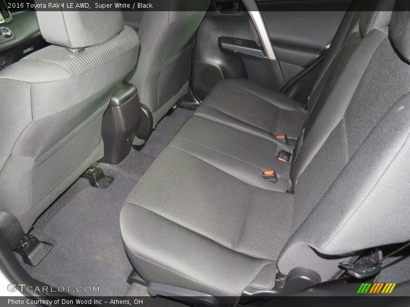 Super White / Black 2016 Toyota RAV4 LE AWD