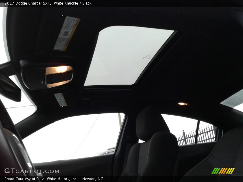 White Knuckle / Black 2017 Dodge Charger SXT