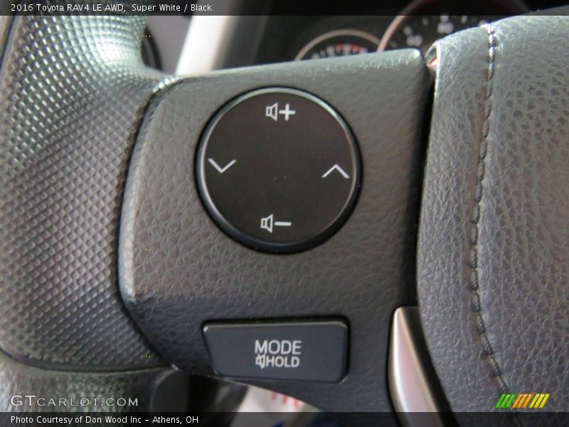 Super White / Black 2016 Toyota RAV4 LE AWD