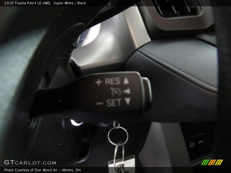 Super White / Black 2016 Toyota RAV4 LE AWD