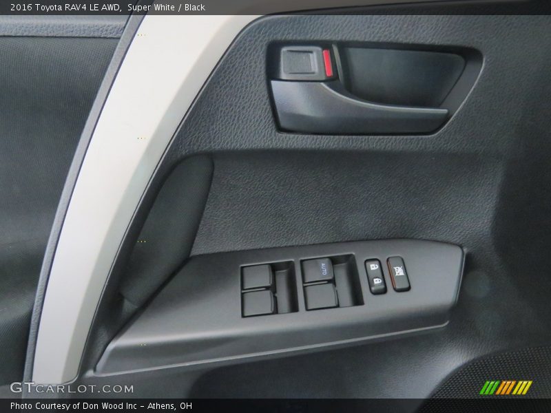 Super White / Black 2016 Toyota RAV4 LE AWD