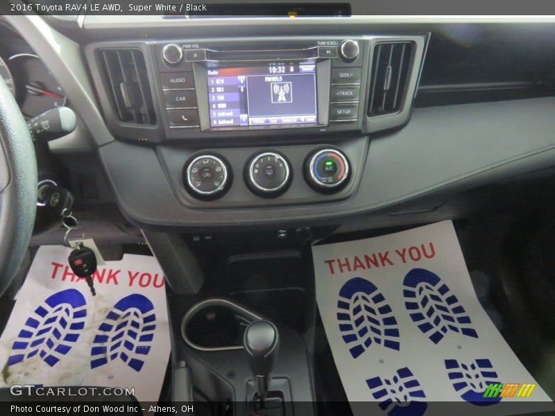 Super White / Black 2016 Toyota RAV4 LE AWD