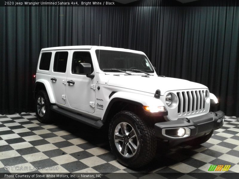 Bright White / Black 2020 Jeep Wrangler Unlimited Sahara 4x4