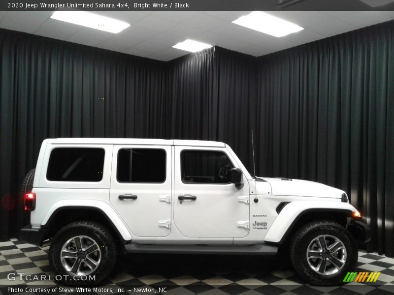 Bright White / Black 2020 Jeep Wrangler Unlimited Sahara 4x4