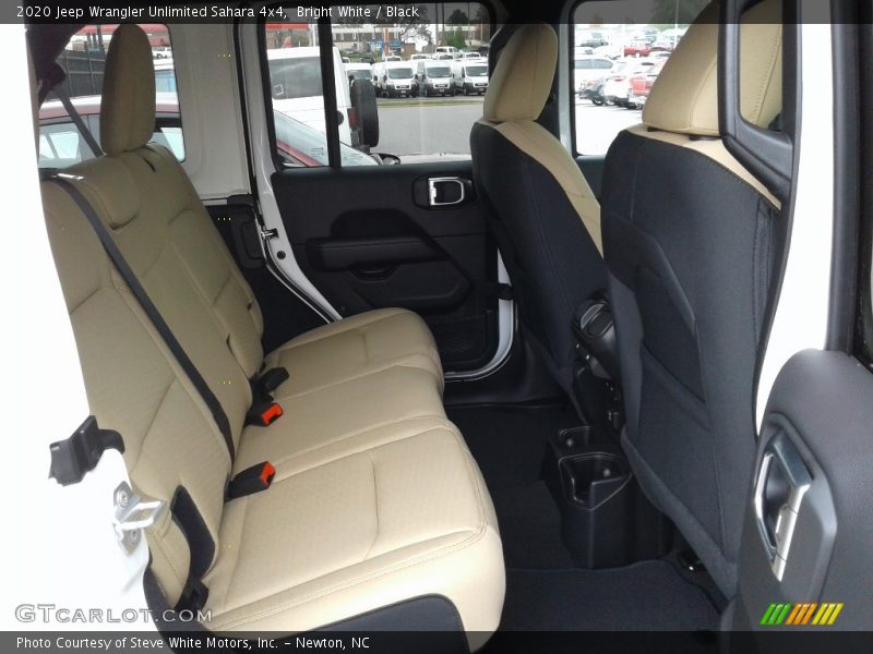Bright White / Black 2020 Jeep Wrangler Unlimited Sahara 4x4