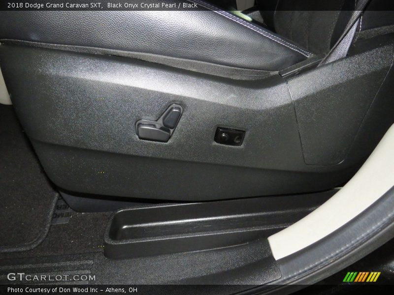 Black Onyx Crystal Pearl / Black 2018 Dodge Grand Caravan SXT
