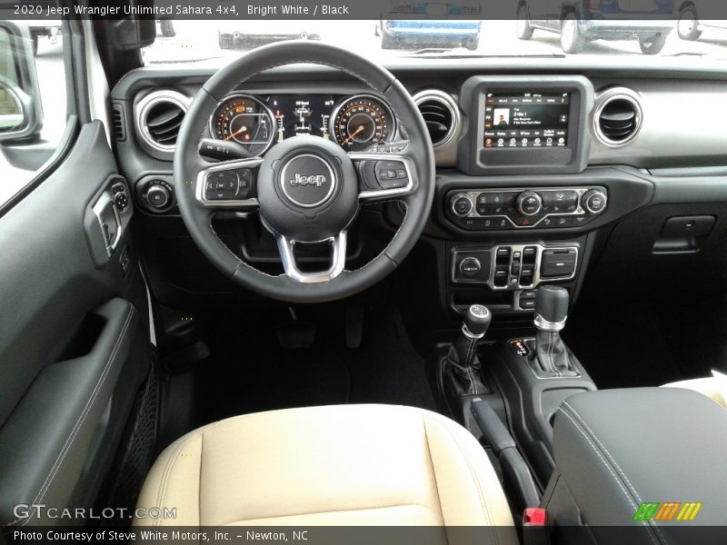 Bright White / Black 2020 Jeep Wrangler Unlimited Sahara 4x4