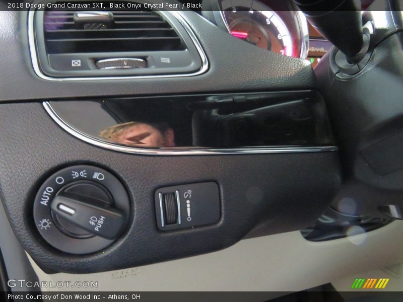 Black Onyx Crystal Pearl / Black 2018 Dodge Grand Caravan SXT