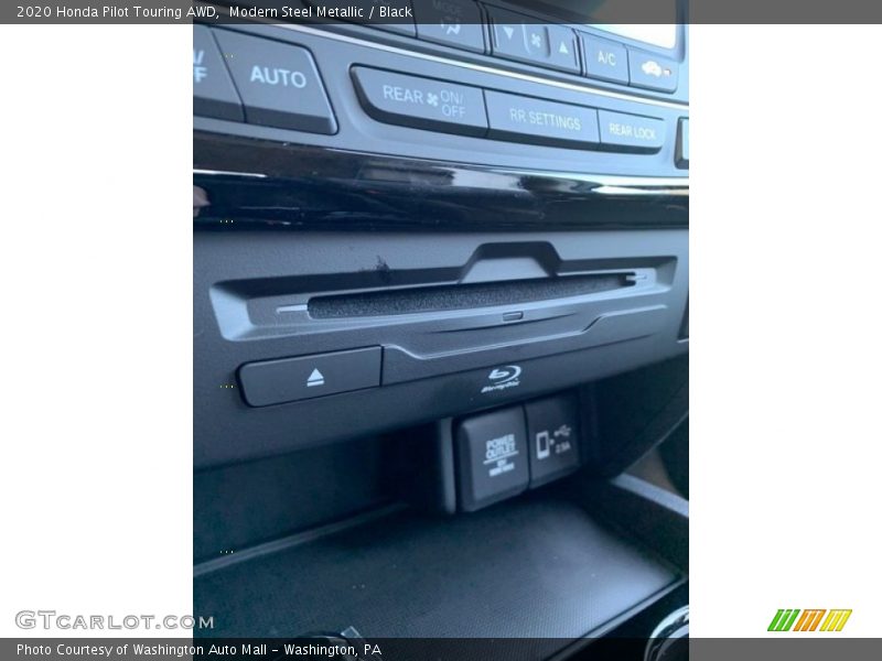 Modern Steel Metallic / Black 2020 Honda Pilot Touring AWD