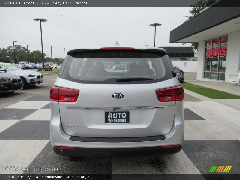 Silky Silver / Dark Graphite 2019 Kia Sedona L