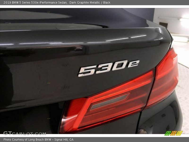 Dark Graphite Metallic / Black 2019 BMW 5 Series 530e iPerformance Sedan