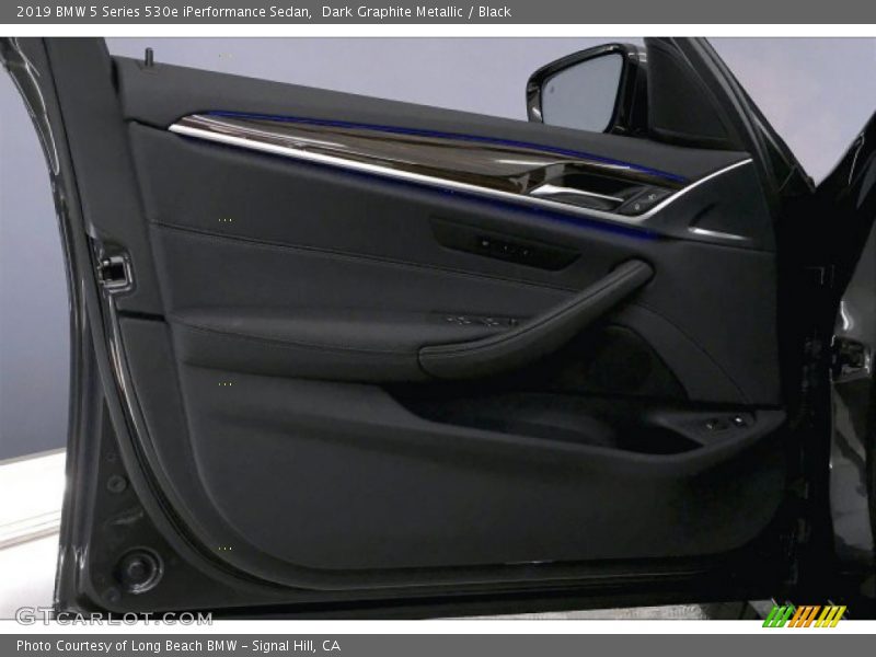 Dark Graphite Metallic / Black 2019 BMW 5 Series 530e iPerformance Sedan