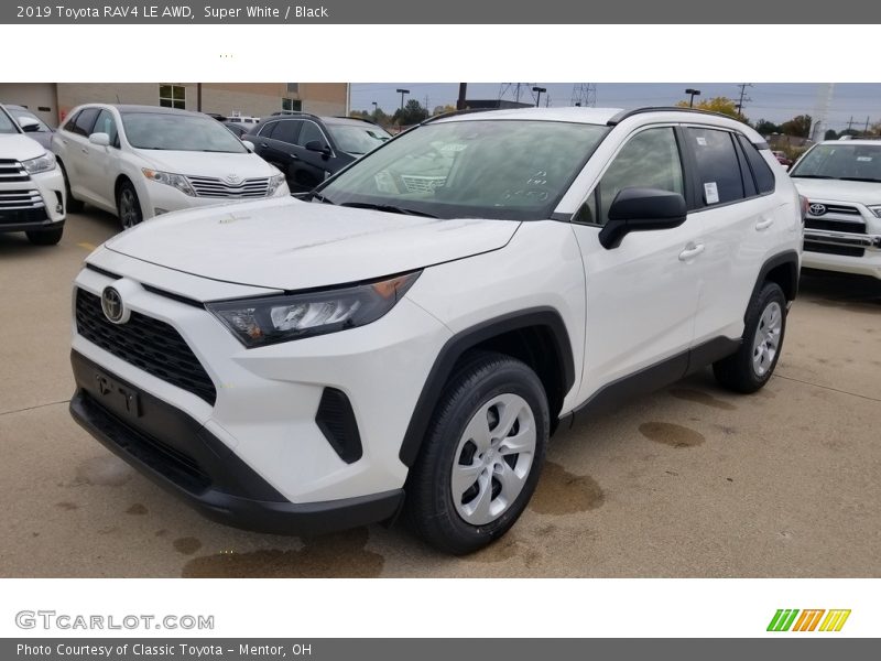 Super White / Black 2019 Toyota RAV4 LE AWD