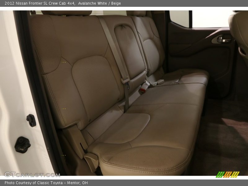 Avalanche White / Beige 2012 Nissan Frontier SL Crew Cab 4x4