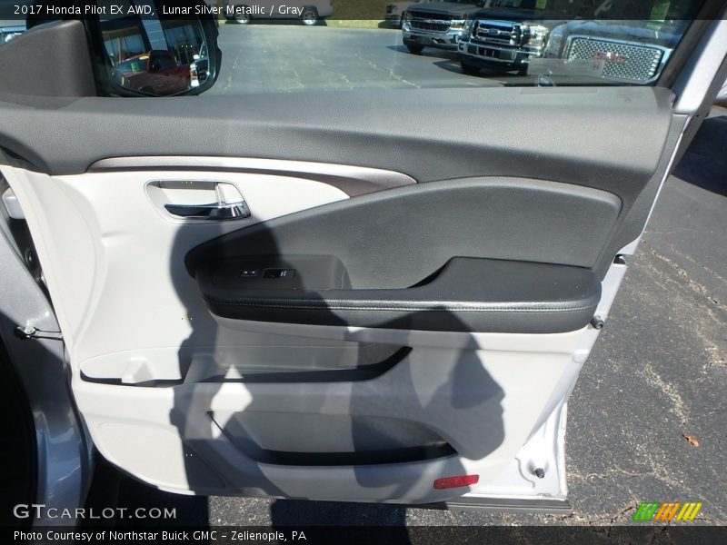 Lunar Silver Metallic / Gray 2017 Honda Pilot EX AWD