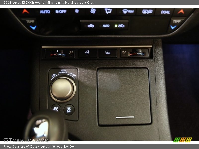 Silver Lining Metallic / Light Gray 2013 Lexus ES 300h Hybrid