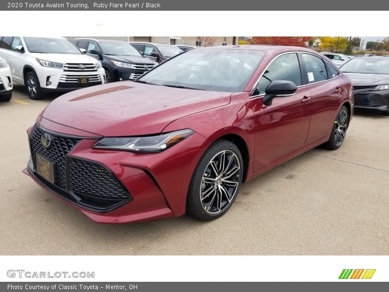 Front 3/4 View of 2020 Avalon Touring
