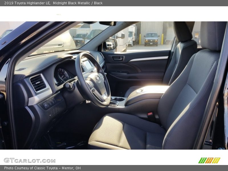 Midnight Black Metallic / Black 2019 Toyota Highlander LE