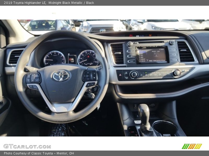 Midnight Black Metallic / Black 2019 Toyota Highlander LE