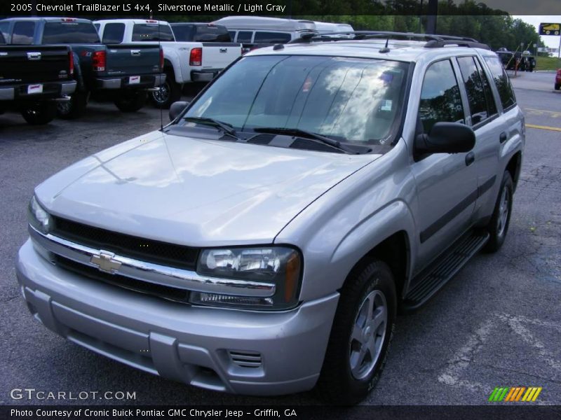Silverstone Metallic / Light Gray 2005 Chevrolet TrailBlazer LS 4x4