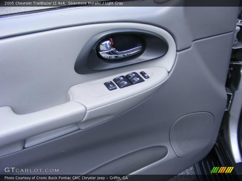 Silverstone Metallic / Light Gray 2005 Chevrolet TrailBlazer LS 4x4