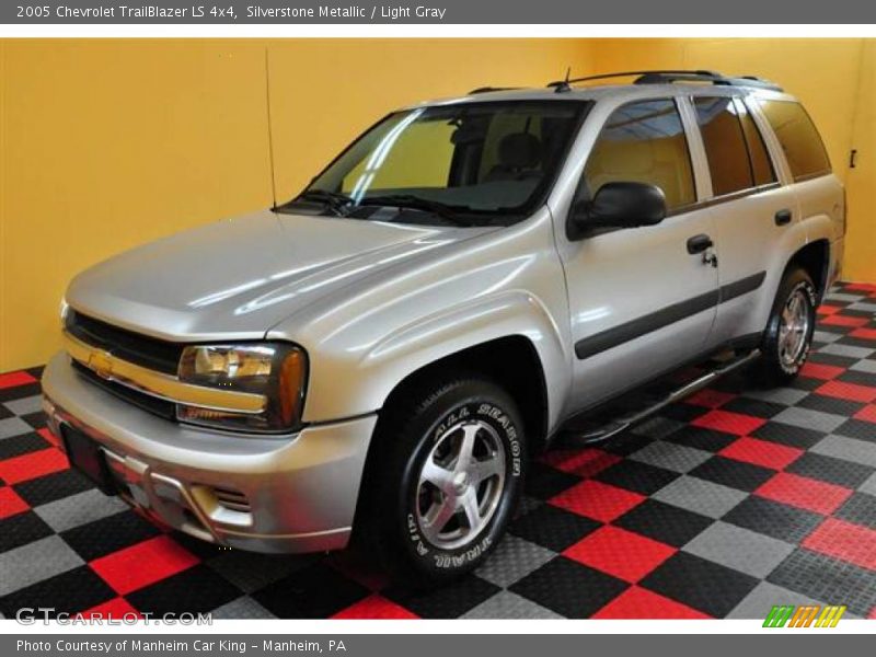 Silverstone Metallic / Light Gray 2005 Chevrolet TrailBlazer LS 4x4