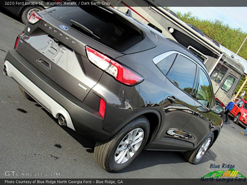 Magnetic Metallic / Dark Earth Gray 2020 Ford Escape SE